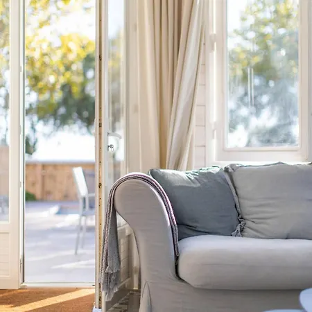 Claire A - Sea View With Heated Poo וילה