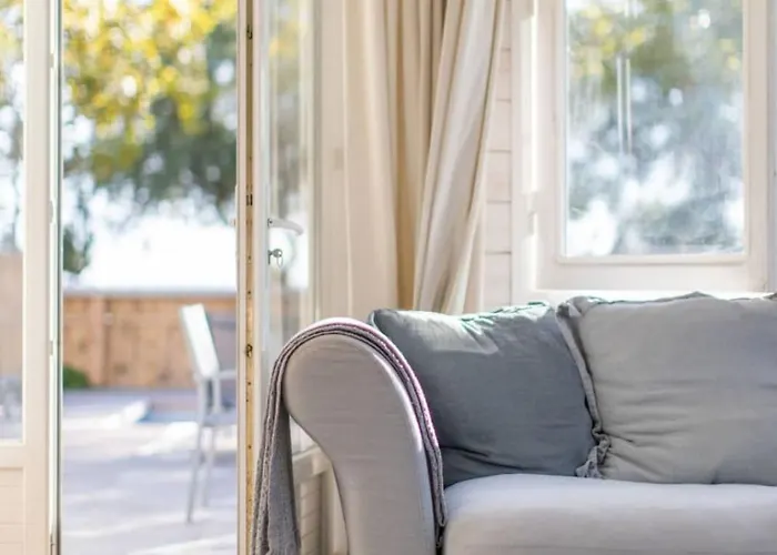 Claire A - Sea View With Heated Poo *